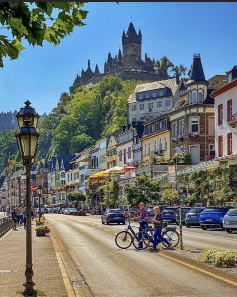 Cochem Germany, Europe Street, Living In Europe, Voyage Europe, Europe Vacation, Ireland Travel, Travel And Tourism, Nature Travel, Vacation Destinations