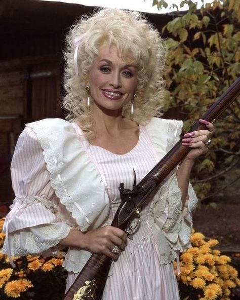 Rootin’ ❤️‍🔥 Tootin’ ❤️‍🔥 #dollyparton #dolly #dollywood #western #rodeo #countryliving #theoutlawshop Rootin Tootin, Southern Gothic, Western Rodeo, Vedic Astrology, Oui Oui, Dolly Parton, New Wall, I Icon, My Vibe