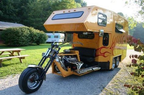 41 Images That Will Help You Survive Another Humpday - Funny Gallery Motorcycle Campers, Motorcycle Camping Gear, Custom Trikes, Trike Motorcycle, Motorcycle Camping, Weird Cars, Volkswagen Bus, Rv Travel, Truck Camper