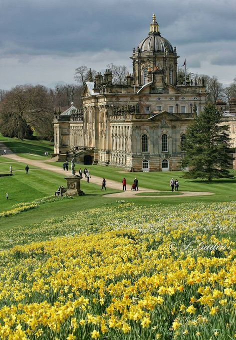 Castle Howard York Inglaterra. Allerton Castle, British Manor, Castle Howard, Scottish Homes, Country Manor, Garden Estate, Castle Mansion, Manor Houses, Jack Kerouac