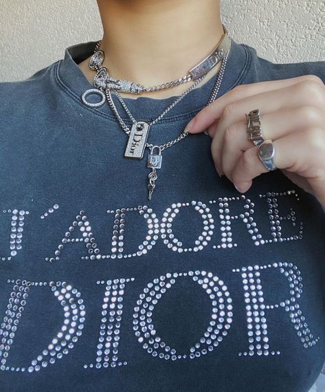 Dior Necklace Outfit, Dior Tshirt, Rhinestone Tshirts, Dior Jadore, Tshirt Necklace, Dior Necklace, Dior Shirt, Accessory Inspo, Necklace Outfit