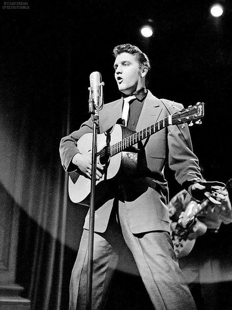 Elvis on March 17, 1956 (fifth appearance) on the Dorsey Brothers Stage Show at CBS Studio 50 in New York (copyright Alfred Wertheimer). Elvis Presley Wallpaper, Scotty Moore, If I Can Dream, Sean Leonard, Elvis Presley Images, Young Elvis, Birthday Souvenir, Jailhouse Rock, John Lennon Beatles