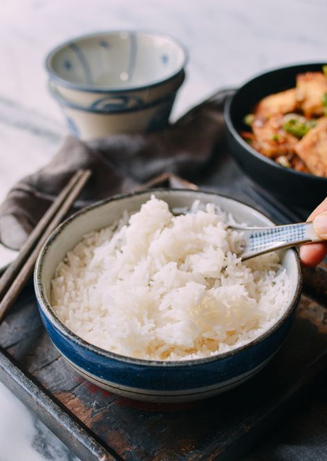 Tired of burnt rice? Mushy rice? Undercooked rice? Find out how to steam rice (such as jasmine rice) perfectly every time, with this easy, quick method. Source: thewoksoflife.com How To Steam Rice, Burnt Rice, Steam Rice, Rice On The Stove, White Rice Recipes, Bamboo Steamer, Wok Of Life, Woks Of Life, The Woks Of Life