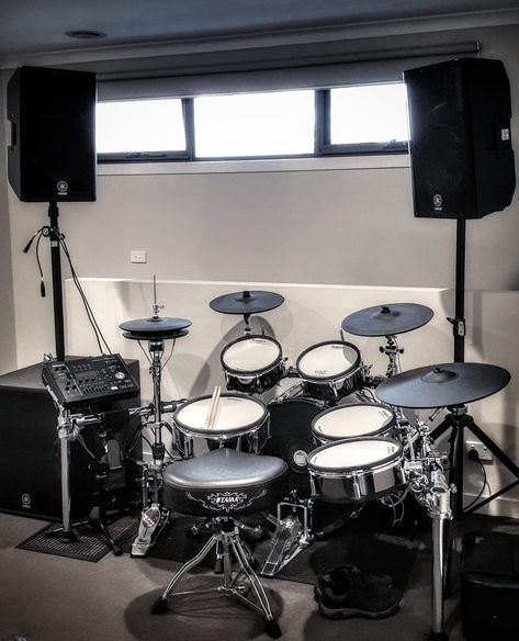 Electric Drum Set Aesthetic, Electric Drums Aesthetic, Drum Set Aesthetic, Electric Drums, Electric Drum Set, 80s Bedroom Aesthetic, Music Room Design, Drum Room, Guitar Boy