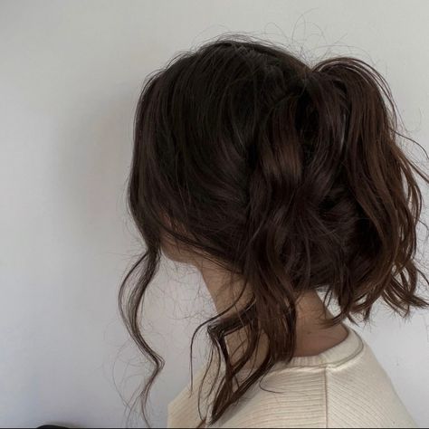 Hair, Hairstyle, Instagram Picture, Instagram Photo Ideas, Messy Bun, Bun, Perfect Curls, Beige Aesthetic, Hair Ideas, Effortless, Beauty, Brunette, Beige Feed, Instagram Poses, Photo Ideas, Aesthetic Cute Brunette Aesthetic, Messy Bun Aesthetic Faceless, Brunette Messy Hair, Pretty Brunette Aesthetic, Beige Feed Instagram, Aesthetic Messy Bun, Aesthetic Messy Hair, Messy Hair Aesthetic, Brunette Beige