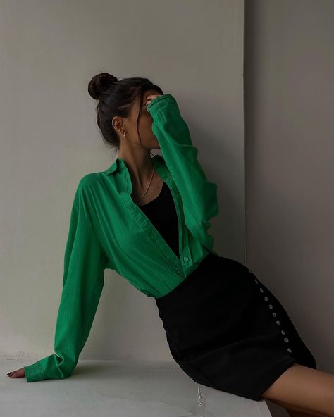 Green Outfits For Women Aesthetic, Outfits For Women Aesthetic, Tarkhanov Empire, Green Outfits For Women, Trendy Outfit Inspo, Green Outfits, Women Aesthetic, Urban Looks, Aesthetic Women