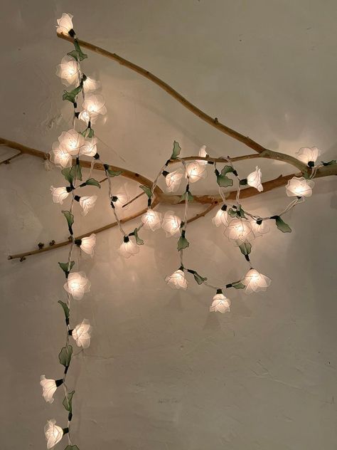 White Himalayas Flower With Leaf String Lights for Patio,wedding,party and Decoration, Fairy Lights 20 UL Warm Lights - Etsy UK Fairy Aesthetic Decor, Fairy Lights In Room, Dorm Fairy Lights, String Lights In Bedroom, Cute Decor For Your Room, Fairy Lights And Vines, Flower Bedroom Aesthetic, Room Decor Led Lights, Aesthetic Fairy Lights