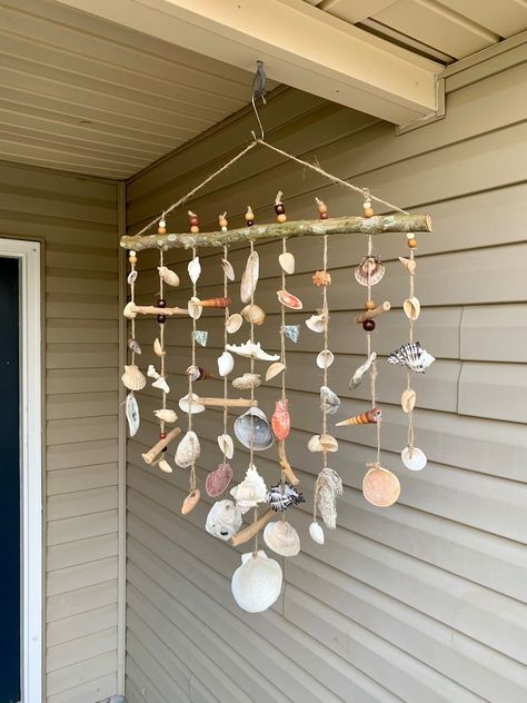 Seashell Wind Chime / Coastal Home Decor / Beach Wall Hanging - Etsy Seashell Wind Chime, Deco Surf, Where The Crawdads Sing, Seashell Art Diy, Beach Wall Hanging, Large Wind Chimes, Seashell Wind Chimes, Shell Wind Chimes, Driftwood Wall