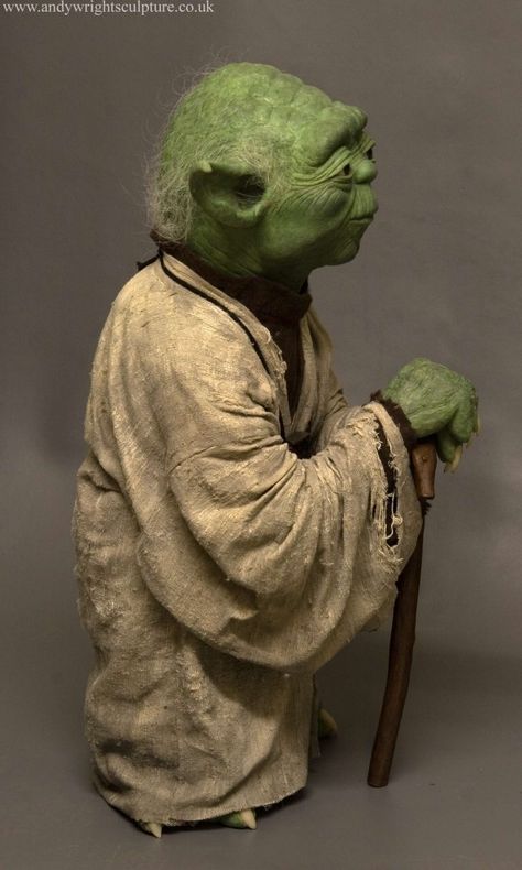 Yoda 1:1 life size replica statue prop collectible from Star Wars Classic Star Wars, Life Size Statues, Empire Strikes Back, Stars Wars, Star Wars Film, Arcade Machine, Statue Sculpture, Cave Decor, Replica Prop