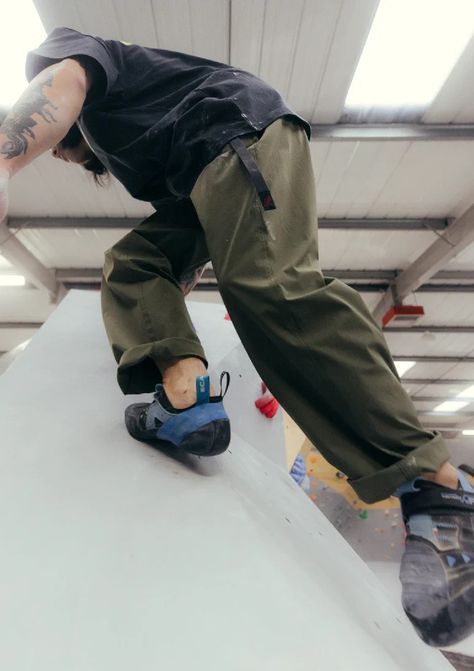 Built with Movement in Mind: the Stretch Shell G-Pants and G-Shorts – Gramicci Gramicci Pants Outfit, Bouldering Outfit, Rock Climbing Pants, Sporty Fits, Rock Climbing Outfit, Climbing Outfits, The Outset, Climbing Pants, Climbing Clothes