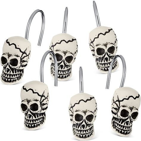 Set of 12 skull shower curtain hooks. Durable stainless steel hooks in skull design. Horror Home Decor, Pelottava Halloween, Halloween Bathroom Decor, Skull Shower Curtain, Uhyggelig Halloween, Halloween Shower Curtain, Curtain Hangers, Halloween Bathroom, Stainless Steel Bathroom