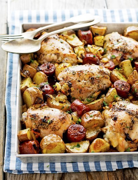 Chorizo And Potatoes, Spanish Chicken And Chorizo, Chorizo And Potato, Spanish Chicken, Chorizo Recipes, Quirky Cooking, Nice Recipes, Sicilian Recipes, Chicken Potatoes