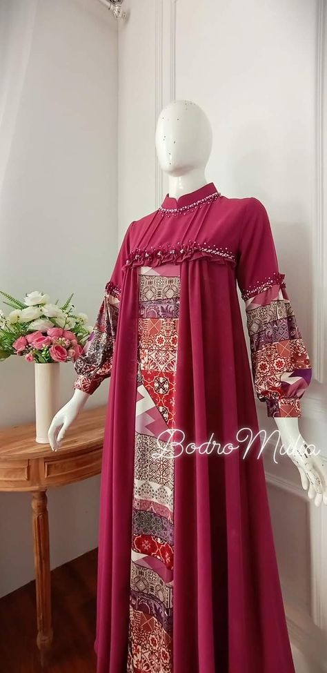 Dress Batik Hijab, Dress Tile Brokat Muslim, Kebaya Kimono Brokat, Gamis Brokat Modern Simple, Model Dress Batik, Batik Kombinasi, Model Gamis Batik Kombinasi, Dress Pesta, Model Gamis