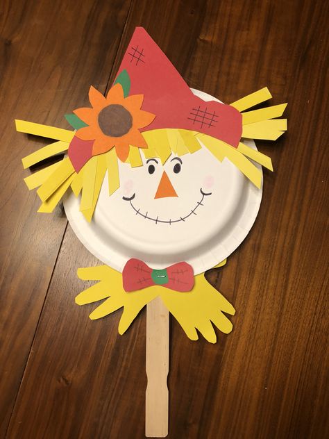 Scarecrow Hat Craft, Kids Scarecrow Crafts, Scarecrow Preschool Crafts, Scarecrow Art Projects For Kids, Scare Crow Craft, Scarecrow Crafts Preschool, Grinch Crafts For Kids, Scarecrow Craft, Scarecrow Ideas