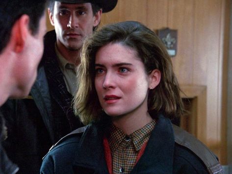 Twin Peaks Donna Twin Peaks, Donna Hayward, Twin Peaks 1990, Queen Love, Twin Peaks, Hair Inspo, Twins, Hair