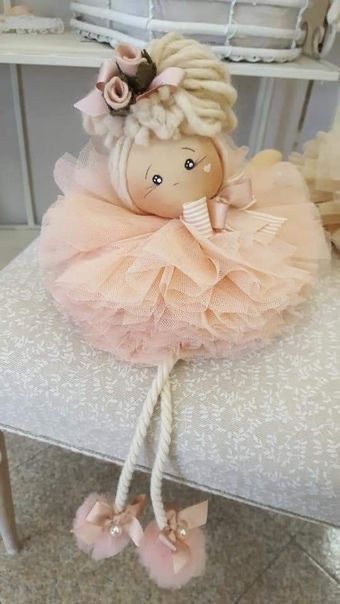 Dolls Handmade Diy, Yarn Dolls, Doll Diy Crafts, Fairy Crafts, Rag Dolls Handmade, Easter Decorations Christian, Yarn Diy, Sewing Dolls, Christmas Ornament Crafts