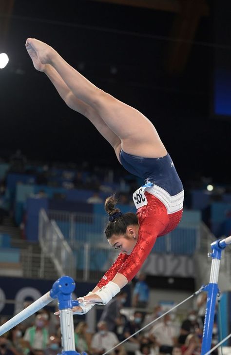 Gymnastics Olympics, Gymnastics Aesthetic, Gymnastics Wallpaper, Gymnastics Posters, Gymnastics Practice, Alina Kabaeva, Tumbling Gymnastics, Dance Picture Poses, Gymnastics Gym