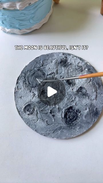 Painting On Cd, Wall Decor Texture, Old Cd Crafts, Diy Moon, Moon Wall Decor, Old Cd, Cd Crafts, Moon Painting, Moon Wall