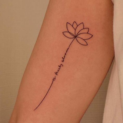 Tattoo Espalda Mujer, Think Tattoo, Lotus Flower Tattoo Design, Tiny Tattoos For Women, Pretty Hand Tattoos, Inspiration Tattoo, Small Hand Tattoos, Small Tattoos For Guys, Subtle Tattoos