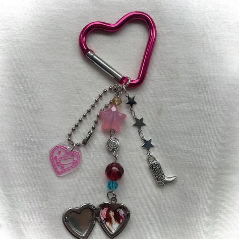 Heart Carabiner, Locket Necklace, Beaded Jewelry Diy, Locket, Heart Shapes, Beaded Jewelry