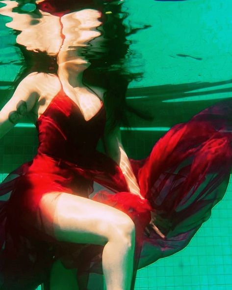 Underwater Shoot, Underwater Model, Underwater Photoshoot, Mermaid Pose, Underwater Portrait, Underwater Images, Underwater Art, Underwater Photos, Water Photography