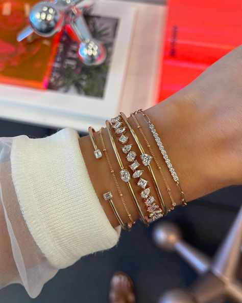 770 FINE JEWELRY on Instagram: “Another Rose Gold moment🌹 but this time, featuring a semi-custom beauty we just finished, and fell in love with! Our Large Multishape…” Friendship Bead Bracelets, Paper Clip Bracelet, Custom Bangle, Accesories Jewelry, Wrist Jewelry, Jewelry Post, Diamond Tennis Bracelet, Classy Fashion, Diamond Bar