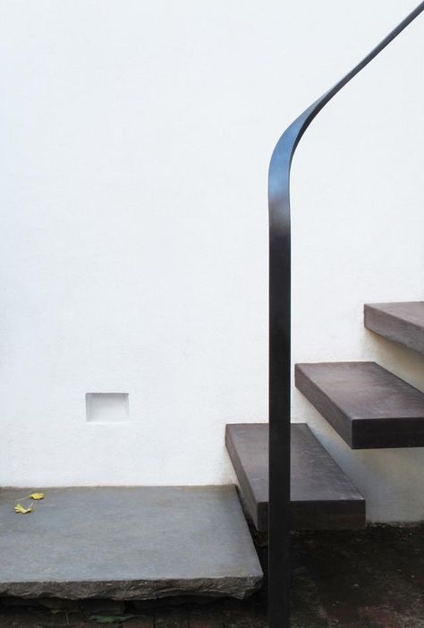 Julian King, Metal Handrail, Handrail Design, Staircase Handrail, Steel Handrail, Interior Staircase, Escalier Design, Hand Rail, Floating Stairs