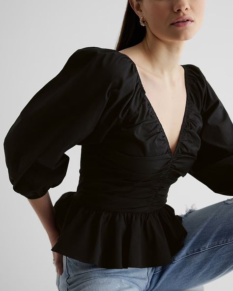 Discover great products at the best prices at Dealmoon. Express V-Neck Pleated Peplum Top. Price:$15.00 at Express Top With Wide Leg Jeans, White Sheer Top, Black Peplum Top, Classic Blouse, Classic Blouses, Dressy Tank Tops, Black Peplum, Go To Work, Small Crop Tops