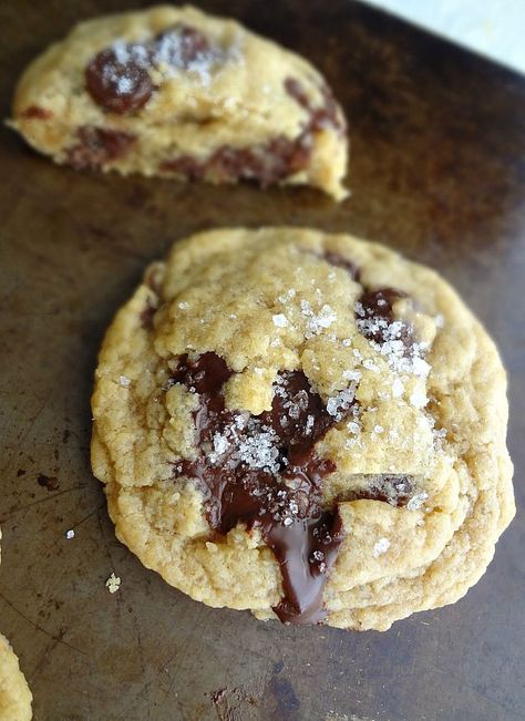 Dough Cookie, Chocolate Chip Cookie Recipes, Cake Brownie, Pinch Of Yum, Easy To Bake, Soft Chocolate Chip Cookies, Chewy Cookies, Browned Butter, Chocolate Cookie Recipes