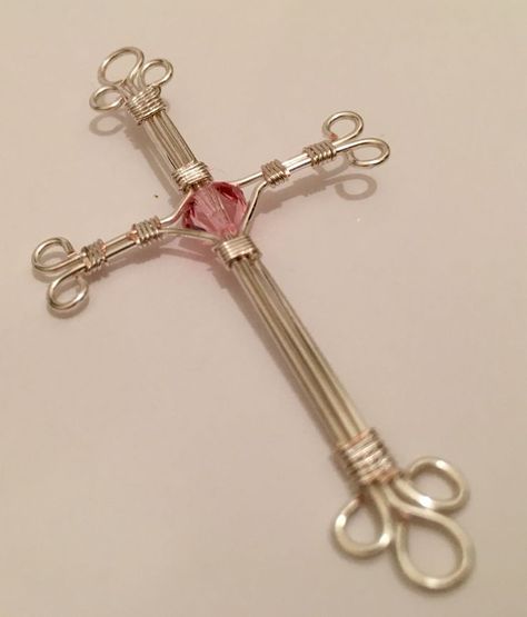 Wire Wrap Cross, Wire Crosses Diy, Things To Make Out Of Wire, Metal Wire Crafts, Wire Cross Pendant, Wire Wrapped Cross, Jewellery Diy, Wire Wrapped Stone Jewelry, Wire Wrap Jewelry Designs