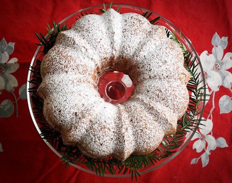 Cherry Nut Cake Recipe, Cherry Nut Cake Old Fashioned, Cherry Nut Cake, England Recipes, Italian Christmas Cake, Easy Bakes, Nut Cake, Loaf Cakes, Fruit Cakes