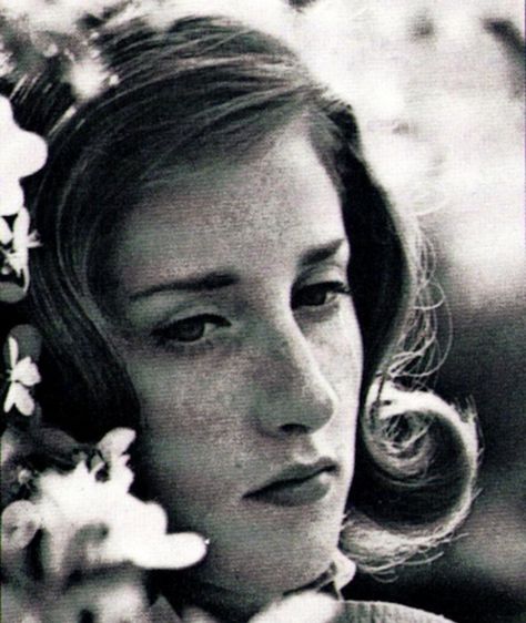 Lesley Gore's films include The T.A.M.I. Show, The Girls On The Beach, Ski Party Lesley Gore Icon, Mckayla Core, Leslie Gore, Lesley Gore, Heartbreak Hotel, I Have A Crush, Fictional Crushes, Portrait Gallery, Interesting Faces