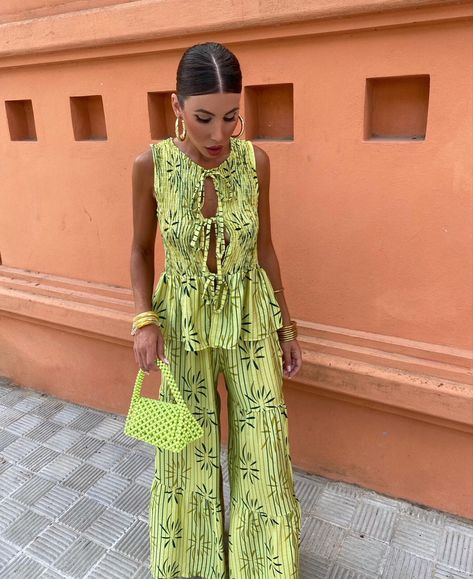 Green Group Outfits, Spring 2025 Fashion Trends, Palm Beach Outfits, Palm Springs Outfit, Tulum Outfits, City Outfits, Event Outfit, Kitenge, African Fashion Dresses