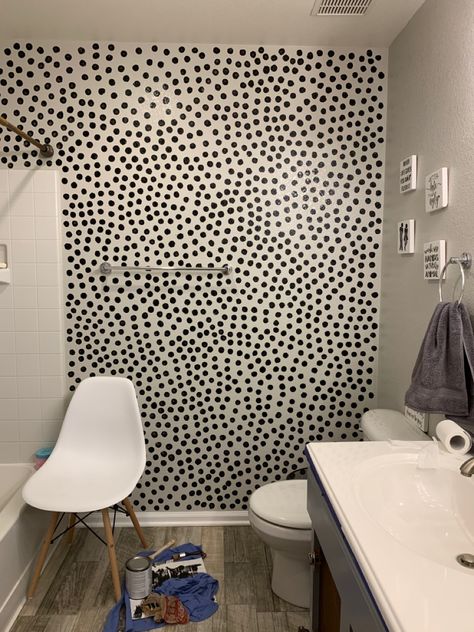 Black paint, hand dotted bathroom accent wall. Polka Dot Bathroom Wall, Polka Dot Accent Wall, Dot Accent Wall, Polka Dot Bathroom, Bathroom Accent Wall, Polka Dot Walls, Decor Themes, Bathroom Reno, Bathroom Decoration