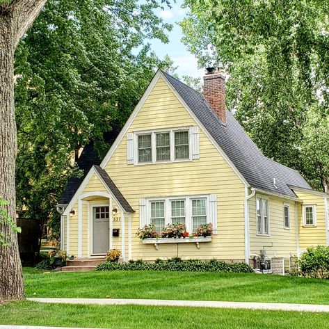 Jennifer Kirby on Instagram: “I need a cottage in my life. One that's yellow or blue. I pray that this 1935 house always remains. The lot is worth more than the house…” Outdoor House Paint, Yellow House Exterior, Yellow Cottage, Bungalow Exterior, Cottage Style House Plans, Cottage Exterior, Yellow House, Yellow Houses, Exterior Remodel