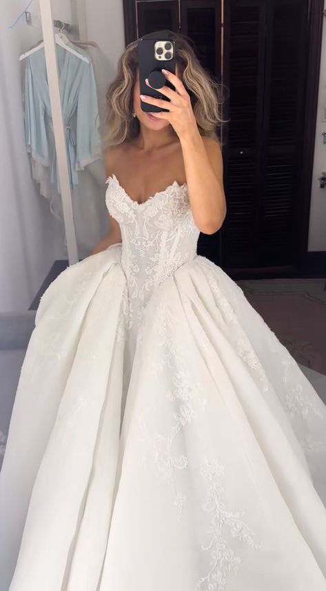 Call Couple, Big Wedding Dresses, Classy Wedding Dress, Wedding Dress Guide, Pretty Wedding Dresses, Fancy Wedding, Dream Wedding Ideas Dresses, December 16, Fairytale Dress