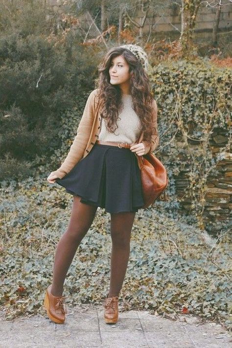 Lovely outfit idea with camel cardigan and skirt for Warm Spring women Busy Outfits, Neutral Backgrounds, Outfits Alternative, Rok Outfit, Peplum Tops, Tumblr Outfits, Winter Skirt, A Skirt, Outfits Winter