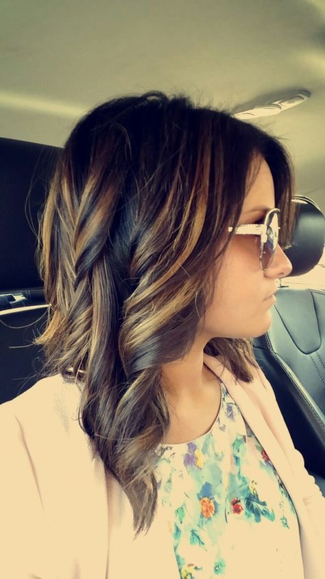 Dark brown on top with balayage Carmel highlights Highlights Dark Hair, Carmel Highlights, Brown Hair With Caramel Highlights, Balayage Hair Dark, Dark Hair With Highlights, Caramel Hair, Caramel Highlights, Short Hair Balayage, Hair Color And Cut