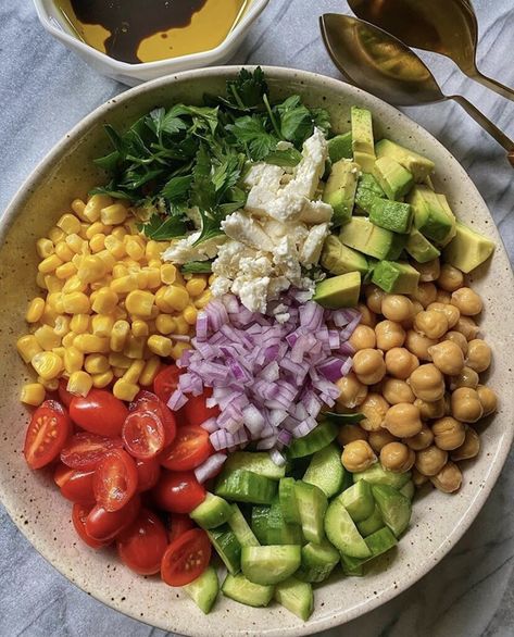 Best Leftovers, Plats Healthy, Healthy Bowls Recipes, Healthy Mood, Healthy Food Inspiration, Salad Healthy, Easy Healthy Meal Prep, Healthy Food Dishes, One For All