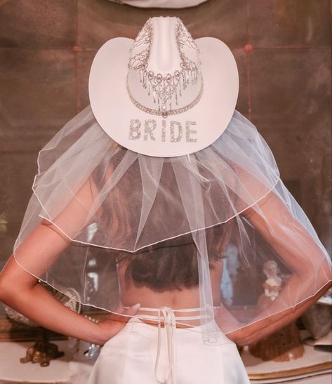 Last Rodeo Veil, Hen Do Cowboy Hats, Bride To Be Cowboy Hat, Bridal Cowgirl Hat With Veil, Cowboy Boots Bachelorette Party, Barbie Cowgirl Bachelorette, Hens Party Ideas Cowgirl, Cowboy Hat Bachelorette Party, Bride Cowboy Hat Bachelorette Parties