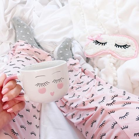 🎀Lauryn Nicole Gardner🎀 on Instagram: “Good Morning! Happy Friday! Hello September! I wish I woke up like this! 💗🎀☕️🎀💗” Lash Quotes, Long Eyelashes, Lash Boost, Hello September, Lash Room, Editorial Magazine, Bargain Shopping, Instagram Beauty, Pajama Party