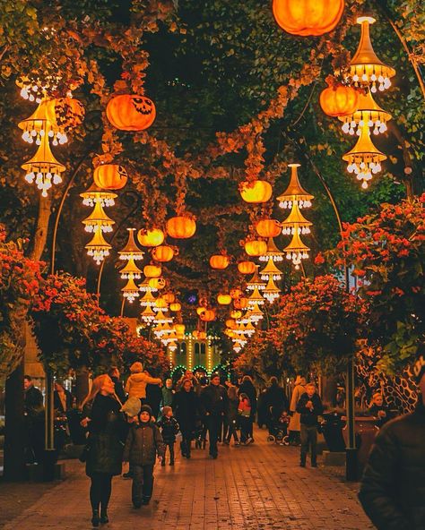 Halloween, Tivoli, Copenhagen 👍🏻 Tivoli Halloween, Tivoli Copenhagen, Halloween Fest, Halloween Facts, Tivoli Gardens, Europe Aesthetic, Spooky Town, Spooky Scary, Fall Feels