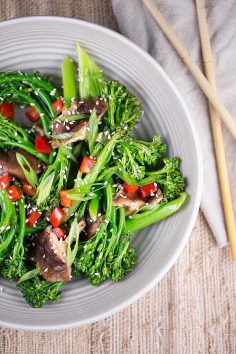 Stir-fry with broccolini and shiitake mushrooms is a fast and healthy side dish! Tossed in a spicy sesame chili soy sauce for a flavorful kick. Chili Soy Sauce, Shiitake Mushrooms Recipes, Broccolini Recipe, Healthy Bowl, Mushroom Rice, Healthy Side Dish, Shiitake Mushrooms, Healthy Bowls, Healthy Side