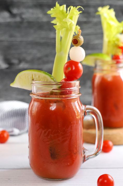 homemade bloody mary mix with fresh tomatoes Boozy Baking, Pickle Vodka, Pickled Okra, Summer Drinks Alcohol, Dill Pickles, Brunch Cocktails, Tomato Juice, Dill Pickle, Slushies