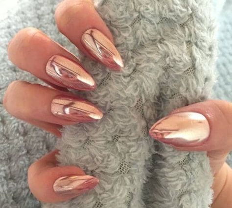 50 Eye-Catching Chrome Nails to Revolutionize Your Nail Game Mirror Nail Polish, Nail Glam, Rose Gold Chrome, Nail Design Video, Nails Yellow, Chrome Nails Designs, Mirror Nails, Chrome Nail, Her Nails