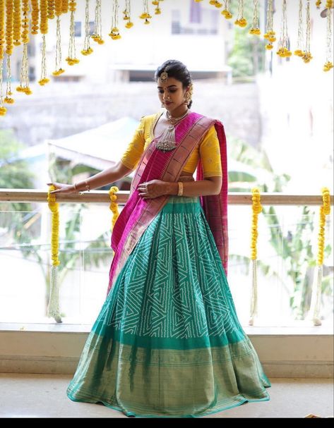 Langa Voni Designs, Langa Voni, Lehenga Saree Design, Simple Lehenga, Bridal Sarees South Indian, Half Saree Lehenga, Wedding Lehenga Designs, Lehenga Designs Simple, Kids Blouse Designs