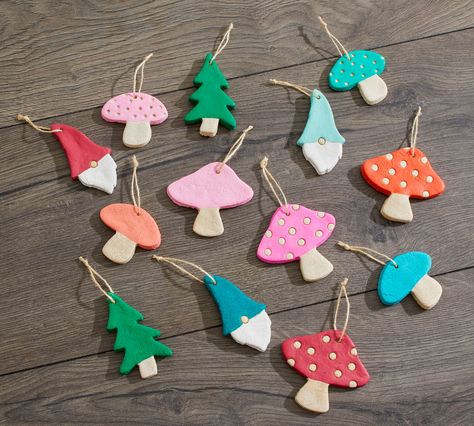 Homemade Christmas Ornaments, Easy Ornaments, Easy Christmas Ornaments, Salt Dough Ornaments, Dough Ornaments, Unicorn Ornaments, Easy Christmas Decorations, Diy Ornaments, Gift Toppers