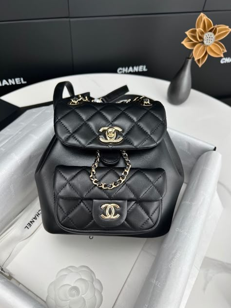 Chanel Bag 2023, Chanel Backpack 2023, Chanel Bookbag, Chanel 22 Backpack, Mochila Chanel, Luxury Backpack Chanel, Black Mini Chanel Bag, Backpack Outfit, Chanel Backpack