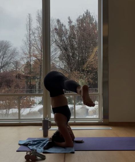 Evening Yoga Aesthetic, Yoga Aethestic, Yoga Astethic Photos, Yoga Instructor Aesthetic, Yoga Astethic, Glowup Aesthetic, No Excuses Quotes, Yoga Hairstyle, Excuses Quotes