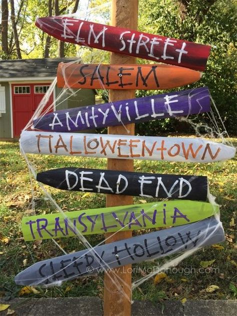 Haunted Trail Ideas, Halloween Fence, Halloween Yard Signs, Backyard Signs, Spooky Places, Directional Signs, Fun Signs, Halloween Yard, Wood Crafts Diy